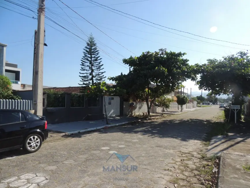 Sobrado com 4 quartos à venda, 300m2 em Matinhos - PR - imagem 3 Foto 3 de Sobrado com 4 quartos à venda, 300m2 em Matinhos - PR