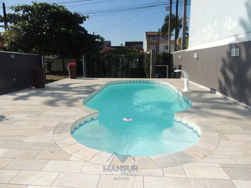 Sobrado com 4 quartos à venda, 300m2 em Matinhos - PR - imagem 7 Foto 7 de Sobrado com 4 quartos à venda, 300m2 em Matinhos - PR