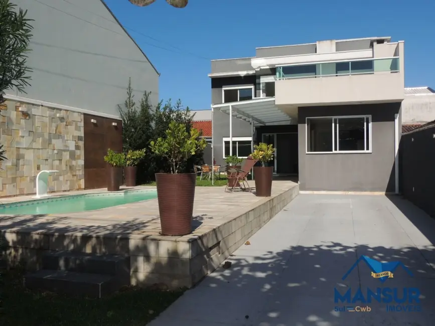Sobrado com 4 quartos à venda, 300m2 em Matinhos - PR - imagem 1 Foto 1 de Sobrado com 4 quartos à venda, 300m2 em Matinhos - PR