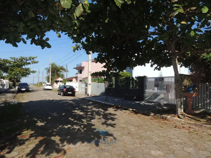 Sobrado com 4 quartos à venda, 300m2 em Matinhos - PR - imagem 4 Foto 4 de Sobrado com 4 quartos à venda, 300m2 em Matinhos - PR