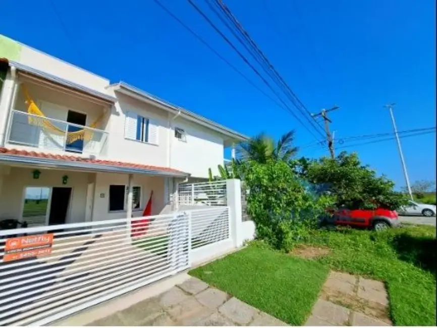 Sobrado com 3 quartos à venda, 72m2 em Pontal do Sul, Pontal Do Parana - PR - imagem 2 Foto 2 de Sobrado com 3 quartos à venda, 72m2 em Pontal do Sul, Pontal Do Parana - PR