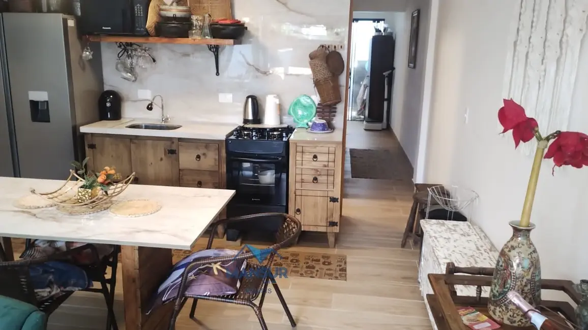 Foto 4 de Casa com 2 quartos à venda, 77m2 em Pontal do Sul, Pontal Do Parana - PR