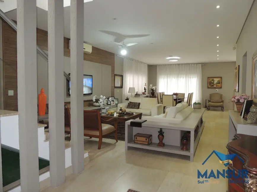 Sobrado com 4 quartos à venda, 360m2 em Pontal Do Parana - PR - imagem 1 Foto 1 de Sobrado com 4 quartos à venda, 360m2 em Pontal Do Parana - PR
