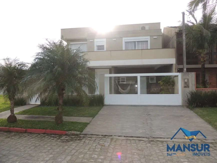 Sobrado com 4 quartos à venda, 360m2 em Pontal Do Parana - PR - imagem 3 Foto 3 de Sobrado com 4 quartos à venda, 360m2 em Pontal Do Parana - PR