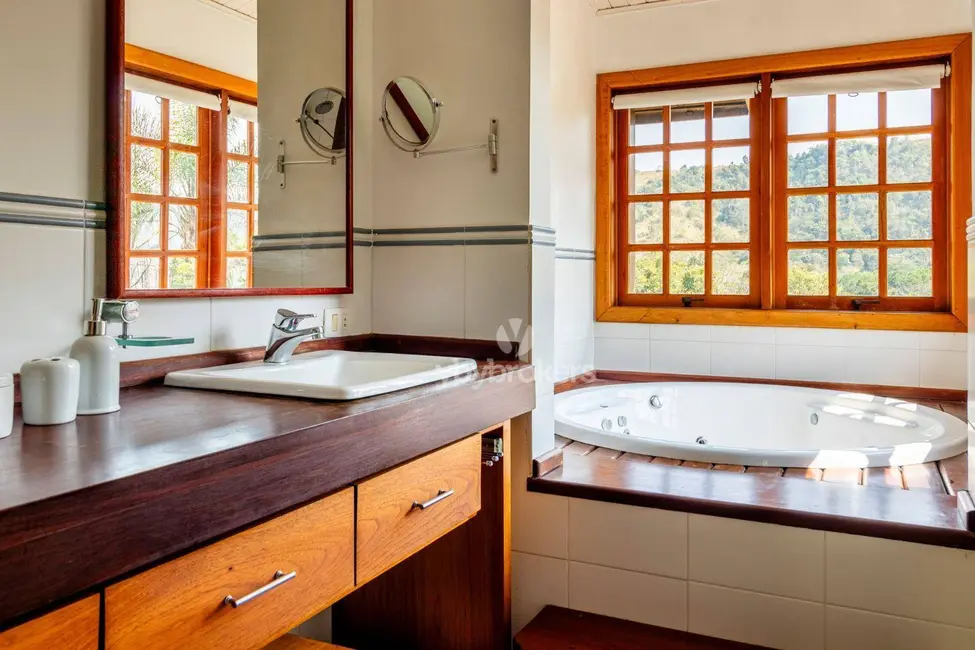 Foto 9 de Sítio / Rancho com 9 quartos à venda, 42600m2 em Jardim Colônia, Jacarei - SP