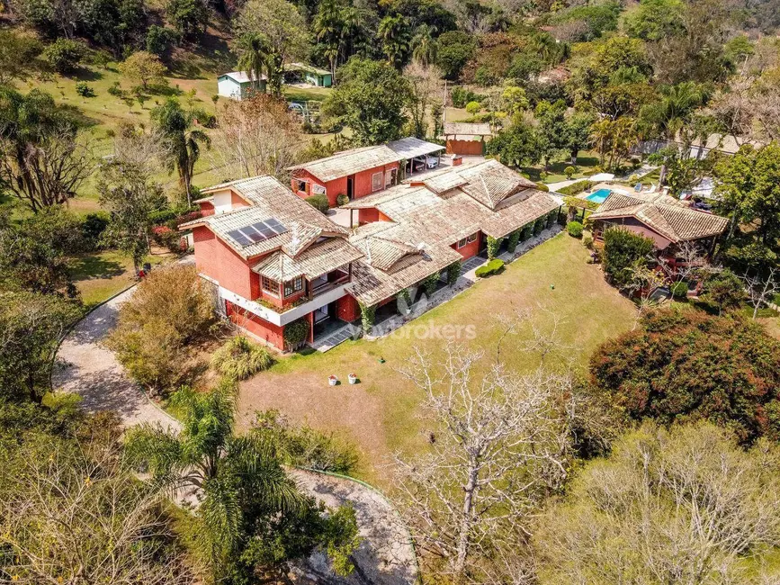 Foto 2 de Sítio / Rancho com 9 quartos à venda, 42600m2 em Jardim Colônia, Jacarei - SP