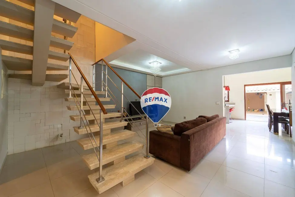 Casa com 4 quartos à venda, 240m2 em Jardim Quintas das Videiras, Jundiai - SP - imagem 2 Foto 2 de Casa com 4 quartos à venda, 240m2 em Jardim Quintas das Videiras, Jundiai - SP