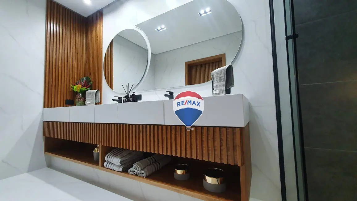 Casa com 5 quartos à venda, 420m2 em Riviera de São Lourenço, Bertioga - SP - imagem 4 Foto 4 de Casa com 5 quartos à venda, 420m2 em Riviera de São Lourenço, Bertioga - SP