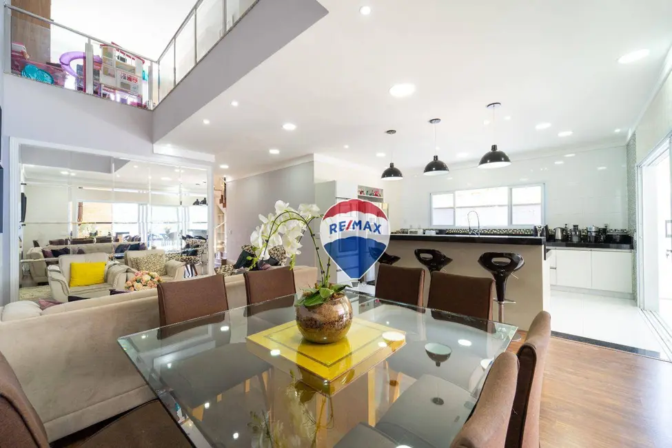 Foto 8 de Sobrado com 3 quartos à venda, 343m2 em Jundiai - SP