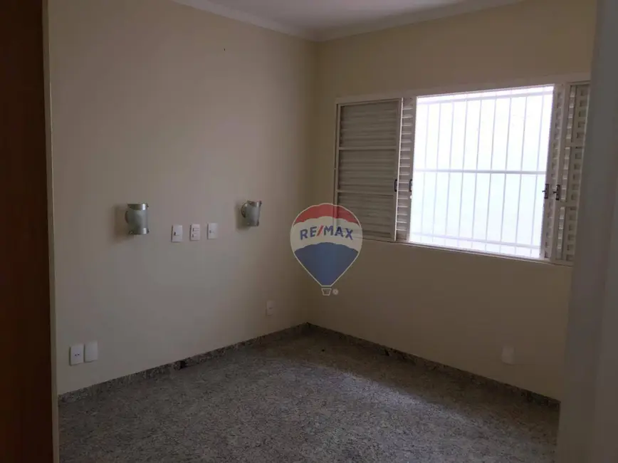 Foto 11 de Casa com 3 quartos para alugar, 189m2 em Vila Nova Esperia, Jundiai - SP