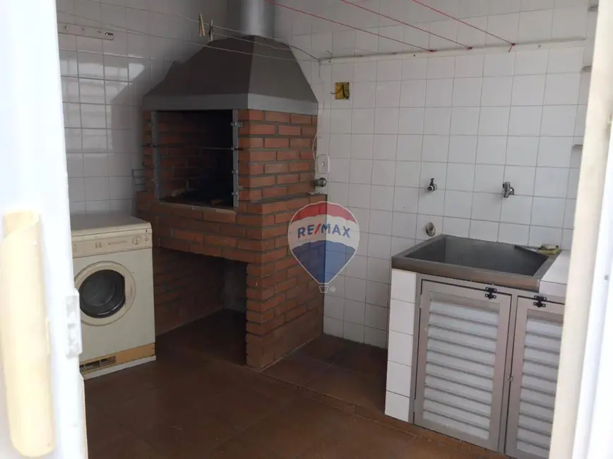 Foto 15 de Casa com 3 quartos para alugar, 189m2 em Vila Nova Esperia, Jundiai - SP