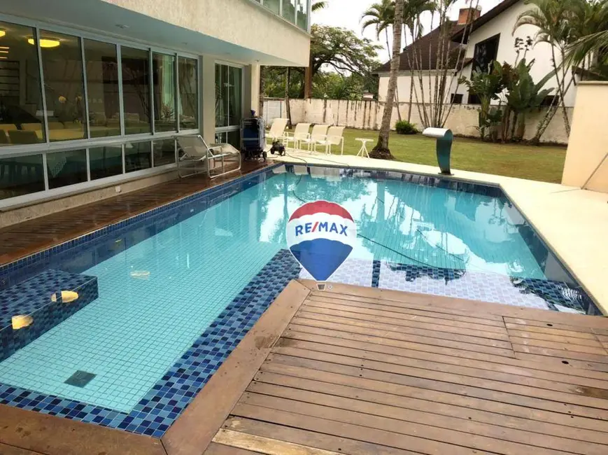 Casa com 5 quartos para alugar em Bertioga - SP - imagem 7 Foto 7 de Casa com 5 quartos para alugar em Bertioga - SP