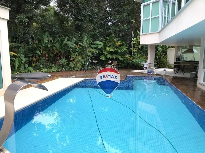 Casa com 5 quartos para alugar em Bertioga - SP - imagem 2 Foto 2 de Casa com 5 quartos para alugar em Bertioga - SP