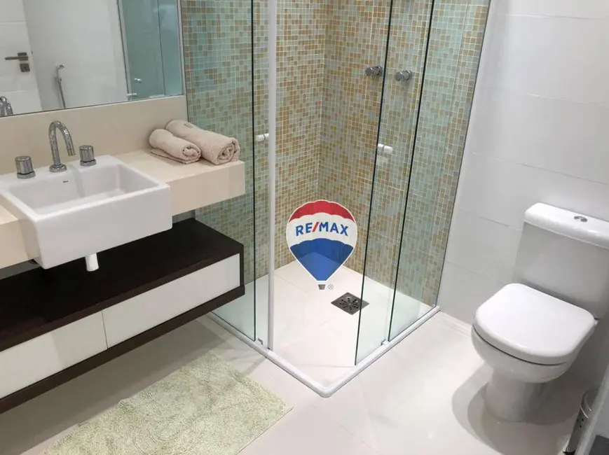 Casa com 5 quartos para alugar em Bertioga - SP - imagem 4 Foto 4 de Casa com 5 quartos para alugar em Bertioga - SP