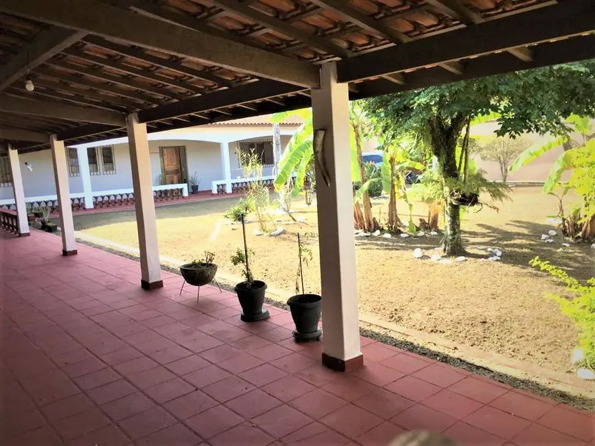 Foto 3 de Casa com 4 quartos à venda, 211m2 em Itanhaem - SP