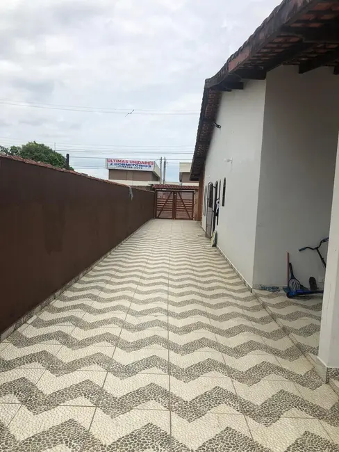 Foto 2 de Casa com 3 quartos à venda, 252m2 em Itanhaem - SP