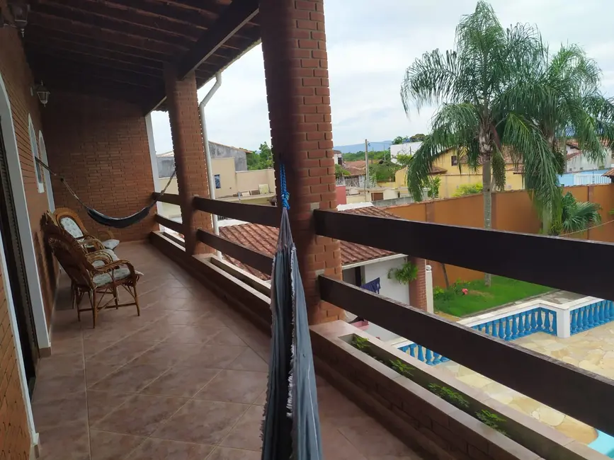 Foto 5 de Casa com 3 quartos à venda, 184m2 em Itanhaem - SP