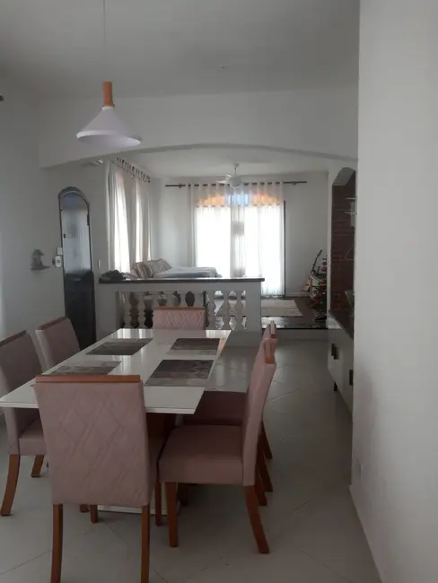 Foto 1 de Casa com 3 quartos à venda, 250m2 em Guilhermina, Praia Grande - SP