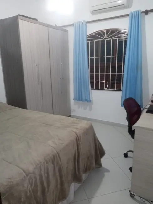 Casa com 3 quartos à venda, 250m2 em Guilhermina, Praia Grande - SP - imagem 8 Foto 8 de Casa com 3 quartos à venda, 250m2 em Guilhermina, Praia Grande - SP