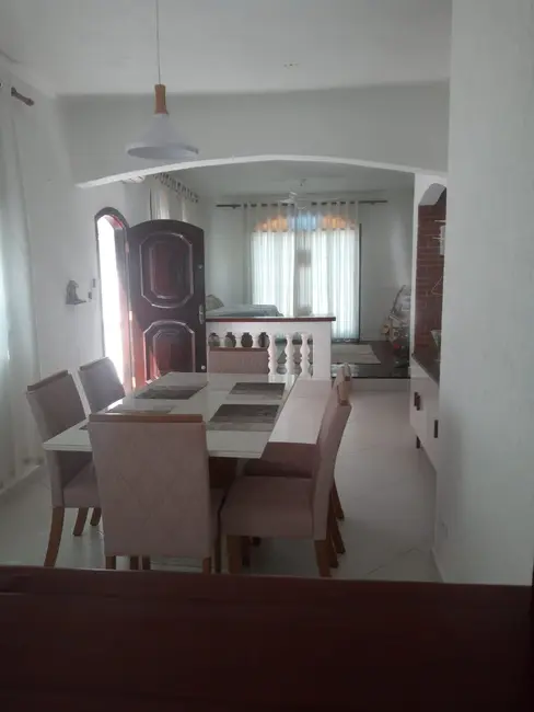 Foto 2 de Casa com 3 quartos à venda, 250m2 em Guilhermina, Praia Grande - SP