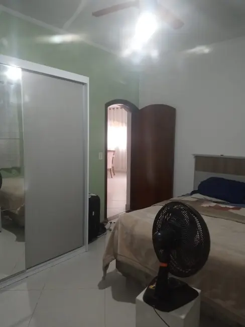Casa com 3 quartos à venda, 250m2 em Guilhermina, Praia Grande - SP - imagem 6 Foto 6 de Casa com 3 quartos à venda, 250m2 em Guilhermina, Praia Grande - SP