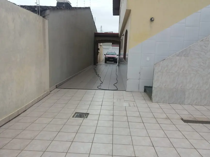 Foto 8 de Casa com 5 quartos à venda, 267m2 em Itanhaem - SP