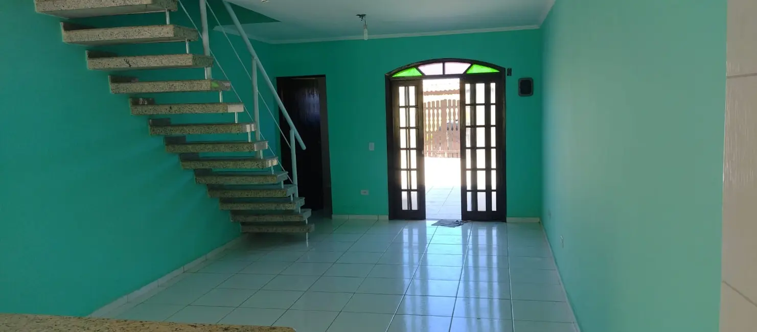 Foto 1 de Casa com 2 quartos à venda, 113m2 em Itanhaem - SP