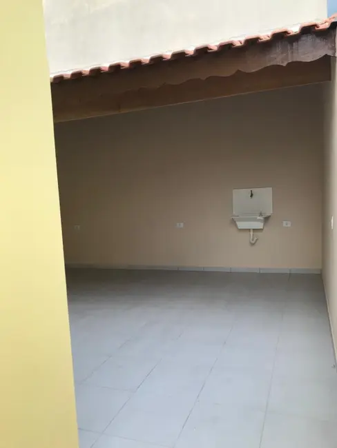 Foto 2 de Casa com 2 quartos à venda, 62m2 em Mongagua - SP