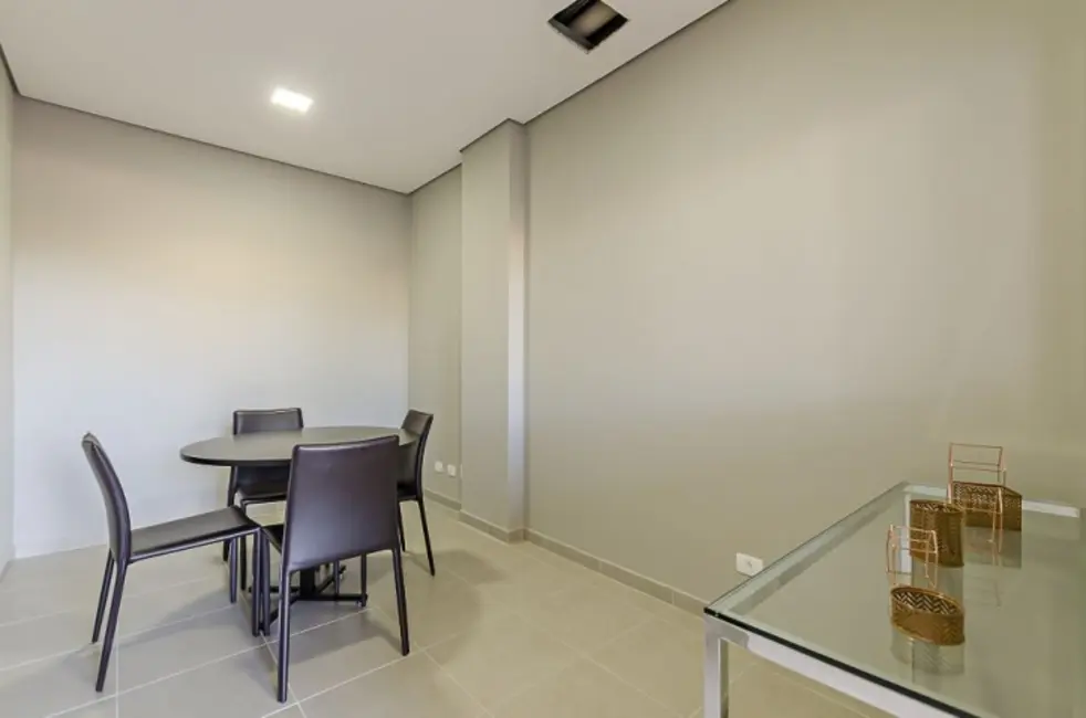Foto 2 de Apartamento com 3 quartos à venda, 71m2 em Santo Inácio, Curitiba - PR