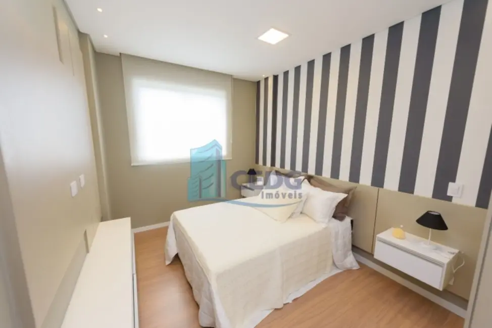 Apartamento com 3 quartos à venda, 77m2 em Mercês, Curitiba - PR - imagem 4 Foto 4 de Apartamento com 3 quartos à venda, 77m2 em Mercês, Curitiba - PR