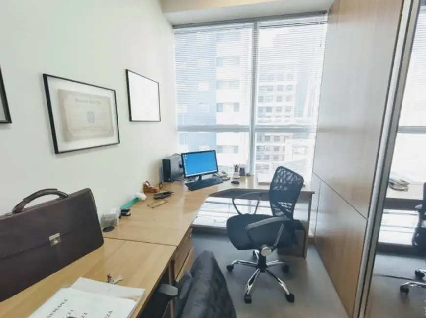 Sala Comercial à venda, 36m2 em Centro, Curitiba - PR - imagem 6 Foto 6 de Sala Comercial à venda, 36m2 em Centro, Curitiba - PR