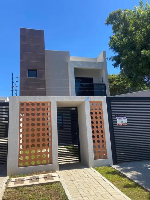 Casa com 3 quartos à venda, 124m2 em Guaíra, Curitiba - PR - imagem 2 Foto 2 de Casa com 3 quartos à venda, 124m2 em Guaíra, Curitiba - PR