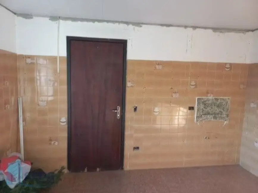 Sala Comercial com 6 quartos à venda, 215m2 em Centro, Pinhais - PR - imagem 7 Foto 7 de Sala Comercial com 6 quartos à venda, 215m2 em Centro, Pinhais - PR