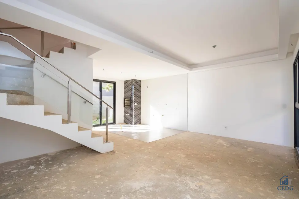 Casa com 3 quartos à venda, 133m2 em Santa Cândida, Curitiba - PR - imagem 5 Foto 5 de Casa com 3 quartos à venda, 133m2 em Santa Cândida, Curitiba - PR