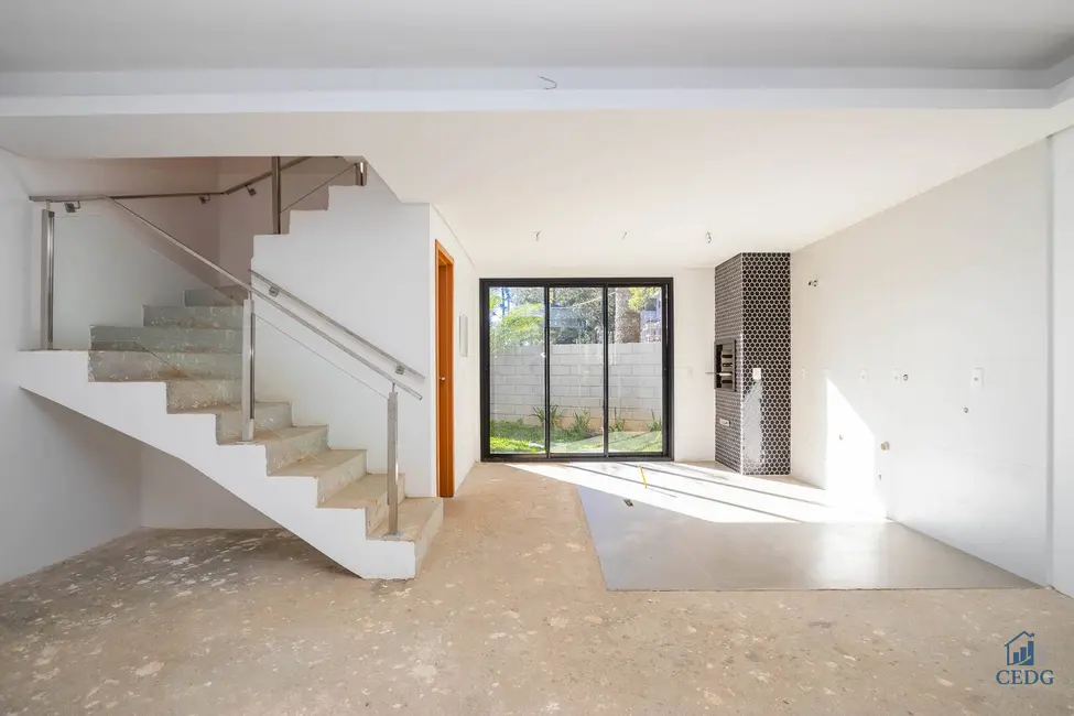 Casa com 3 quartos à venda, 133m2 em Santa Cândida, Curitiba - PR - imagem 4 Foto 4 de Casa com 3 quartos à venda, 133m2 em Santa Cândida, Curitiba - PR