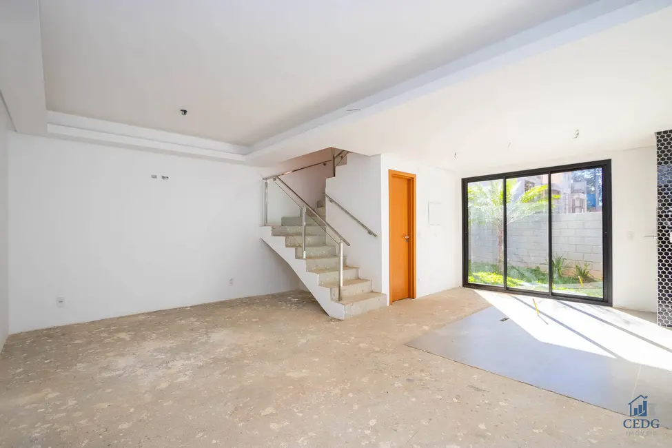 Casa com 3 quartos à venda, 133m2 em Santa Cândida, Curitiba - PR - imagem 3 Foto 3 de Casa com 3 quartos à venda, 133m2 em Santa Cândida, Curitiba - PR