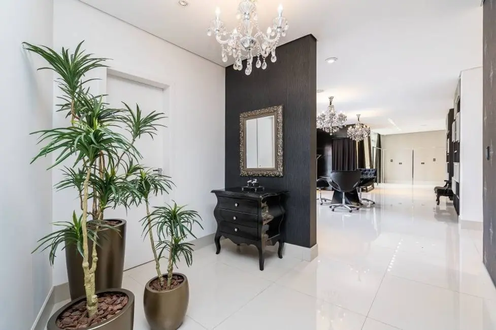 Casa com 4 quartos à venda, 751m2 em Jardim Social, Curitiba - PR - imagem 7 Foto 7 de Casa com 4 quartos à venda, 751m2 em Jardim Social, Curitiba - PR