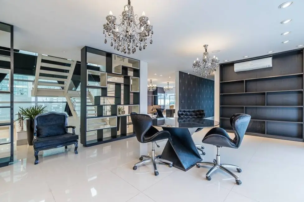 Foto 2 de Casa com 4 quartos à venda, 751m2 em Jardim Social, Curitiba - PR