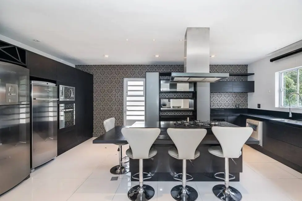 Casa com 4 quartos à venda, 751m2 em Jardim Social, Curitiba - PR - imagem 9 Foto 9 de Casa com 4 quartos à venda, 751m2 em Jardim Social, Curitiba - PR