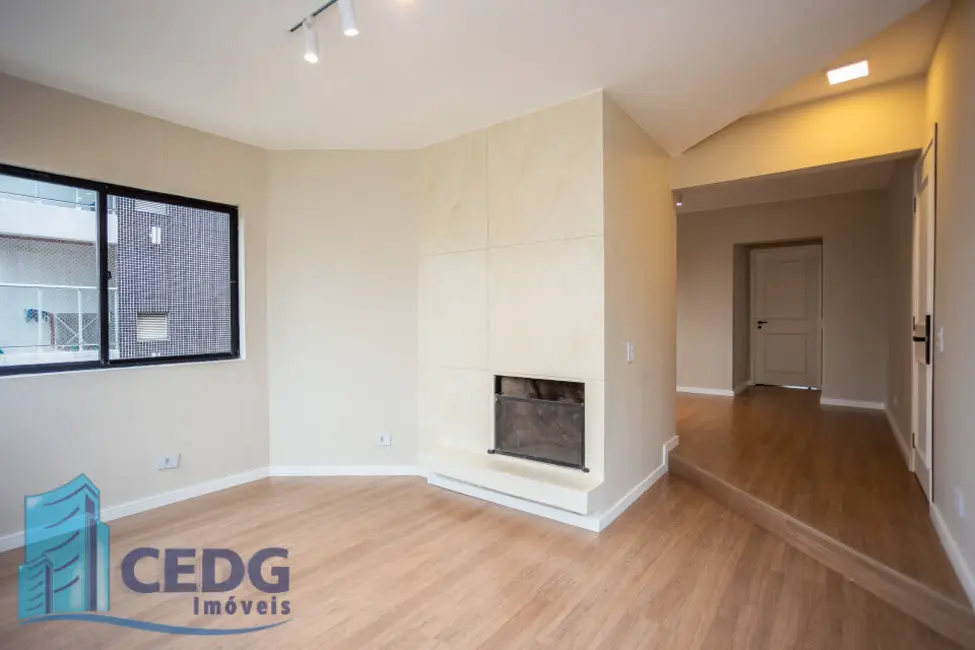 Foto 4 de Apartamento com 3 quartos à venda, 109m2 em Capão Raso, Curitiba - PR