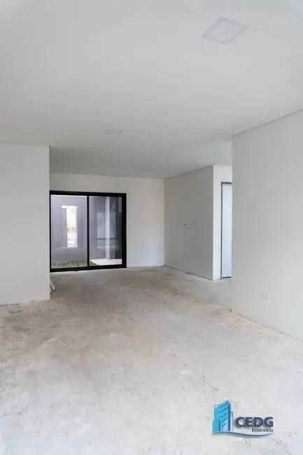 Casa com 3 quartos à venda, 110m2 em Xaxim, Curitiba - PR - imagem 4 Foto 4 de Casa com 3 quartos à venda, 110m2 em Xaxim, Curitiba - PR