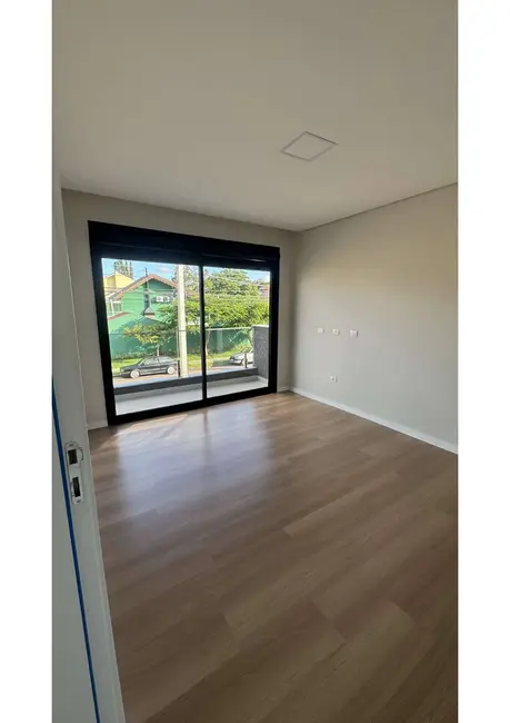 Sobrado com 3 quartos à venda, 99m2 em Fanny, Curitiba - PR - imagem 4 Foto 4 de Sobrado com 3 quartos à venda, 99m2 em Fanny, Curitiba - PR