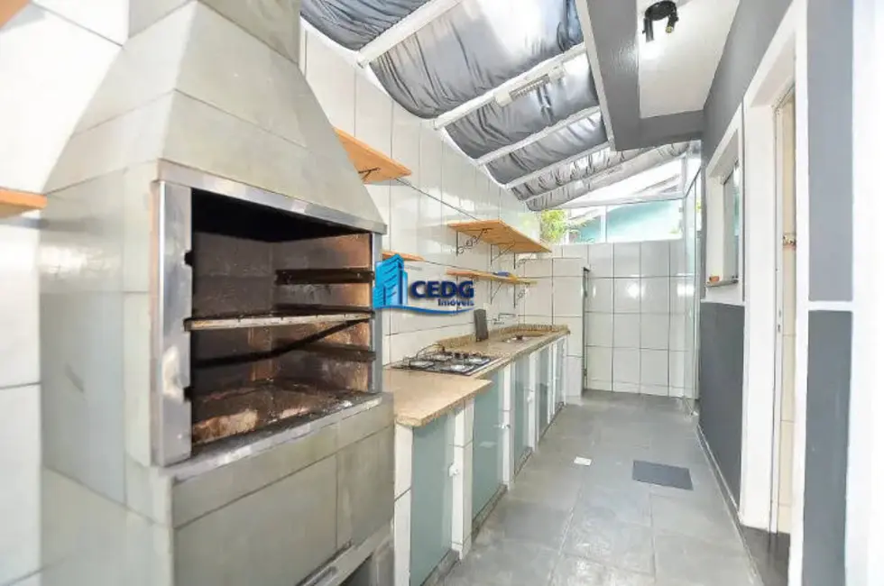 Casa com 3 quartos à venda, 190m2 em Capão Raso, Curitiba - PR - imagem 8 Foto 8 de Casa com 3 quartos à venda, 190m2 em Capão Raso, Curitiba - PR