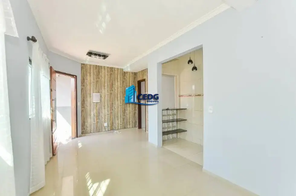 Casa com 3 quartos à venda, 190m2 em Capão Raso, Curitiba - PR - imagem 4 Foto 4 de Casa com 3 quartos à venda, 190m2 em Capão Raso, Curitiba - PR