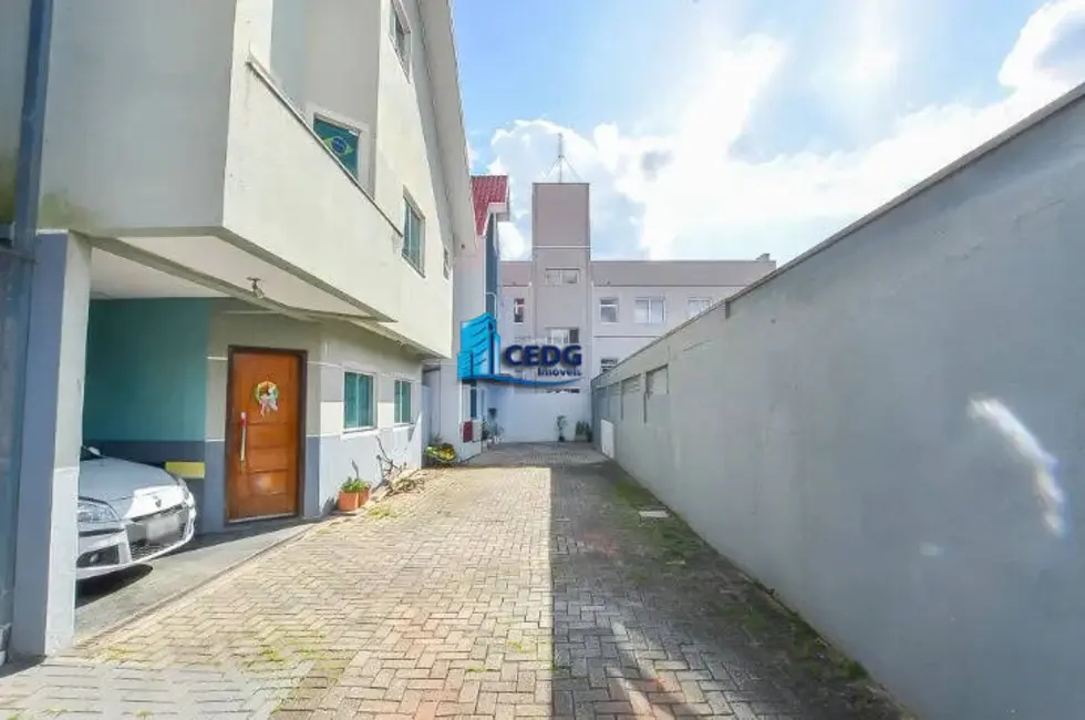 Casa com 3 quartos à venda, 190m2 em Capão Raso, Curitiba - PR - imagem 3 Foto 3 de Casa com 3 quartos à venda, 190m2 em Capão Raso, Curitiba - PR