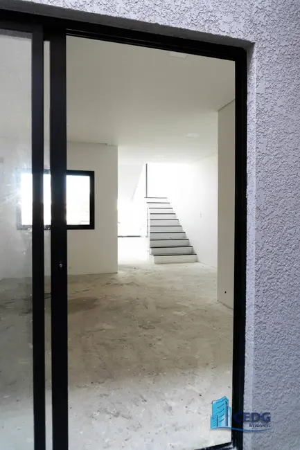 Casa com 3 quartos à venda, 122m2 em Xaxim, Curitiba - PR - imagem 4 Foto 4 de Casa com 3 quartos à venda, 122m2 em Xaxim, Curitiba - PR