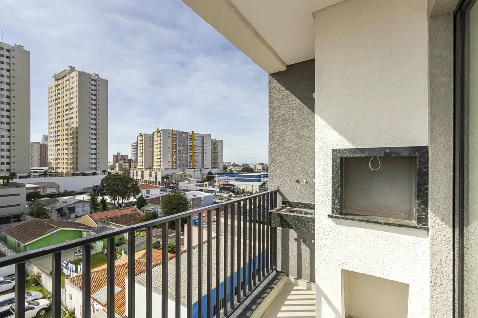 Foto 2 de Apartamento com 2 quartos à venda, 60m2 em Capão Raso, Curitiba - PR