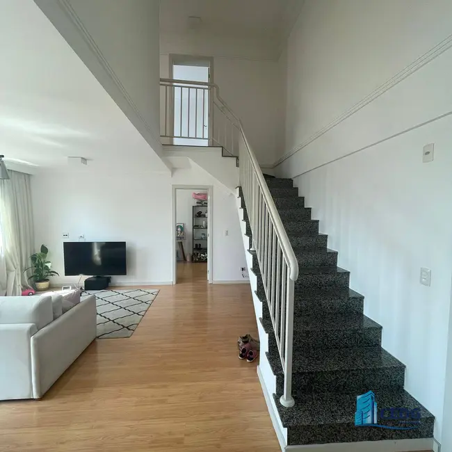 Apartamento com 3 quartos para alugar, 91m2 em Novo Mundo, Curitiba - PR - imagem 6 Foto 6 de Apartamento com 3 quartos para alugar, 91m2 em Novo Mundo, Curitiba - PR