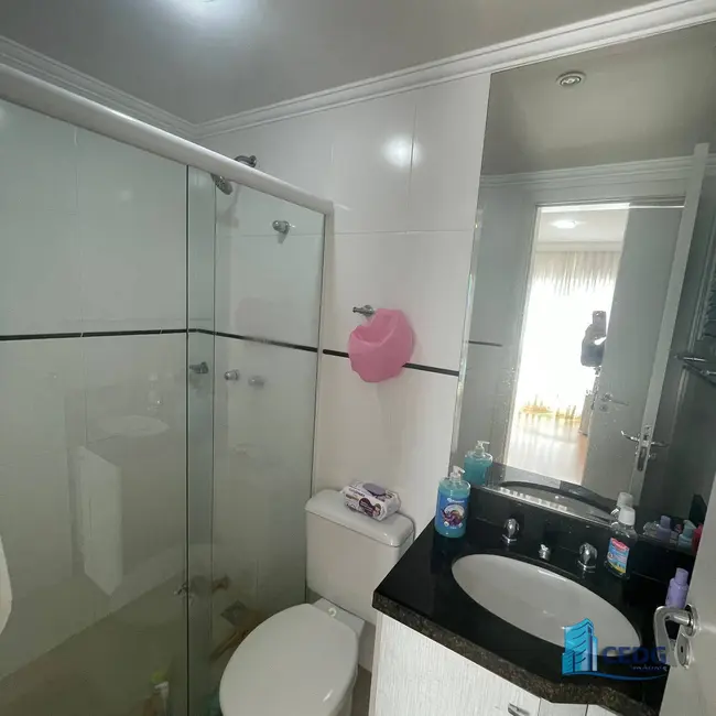 Apartamento com 3 quartos para alugar, 91m2 em Novo Mundo, Curitiba - PR - imagem 9 Foto 9 de Apartamento com 3 quartos para alugar, 91m2 em Novo Mundo, Curitiba - PR