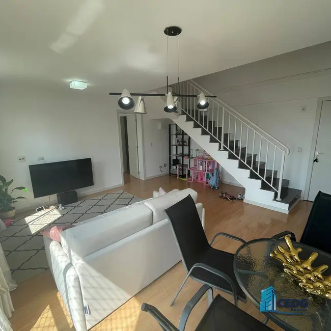 Apartamento com 3 quartos para alugar, 91m2 em Novo Mundo, Curitiba - PR - imagem 2 Foto 2 de Apartamento com 3 quartos para alugar, 91m2 em Novo Mundo, Curitiba - PR